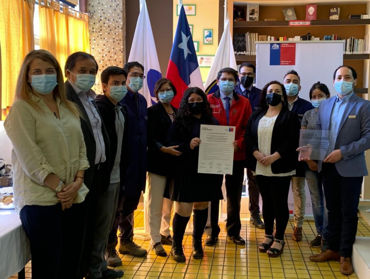 Liceo Bicentenario Industrial Vicente Pérez Rosales realiza firma del Convenio Bicentenario