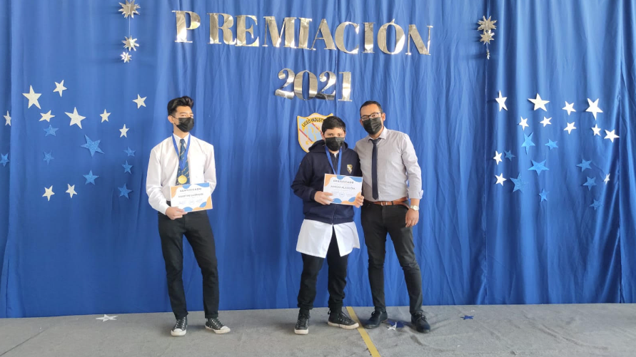 Liceo Industrial Bicentenario Benjamín Dávila Larraín realiza premiación para estudiantes de segundo y tercero medio