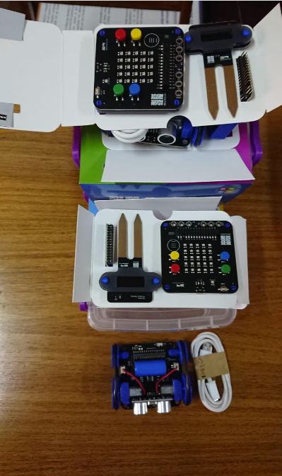 Liceo Bicentenario Industrial de Electrotecnia Ramón Barros Luco recibe Kit de Robótica entregado por el Ministerio de Educación