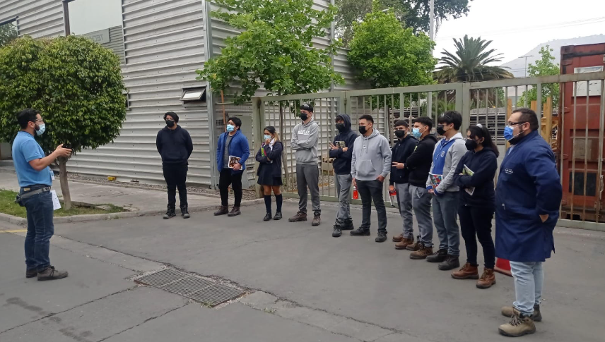 Estudiantes de tercero medio del Liceo Bicentenario Industrial Vicente Pérez Rosales realizan visita a empresa Technosteel